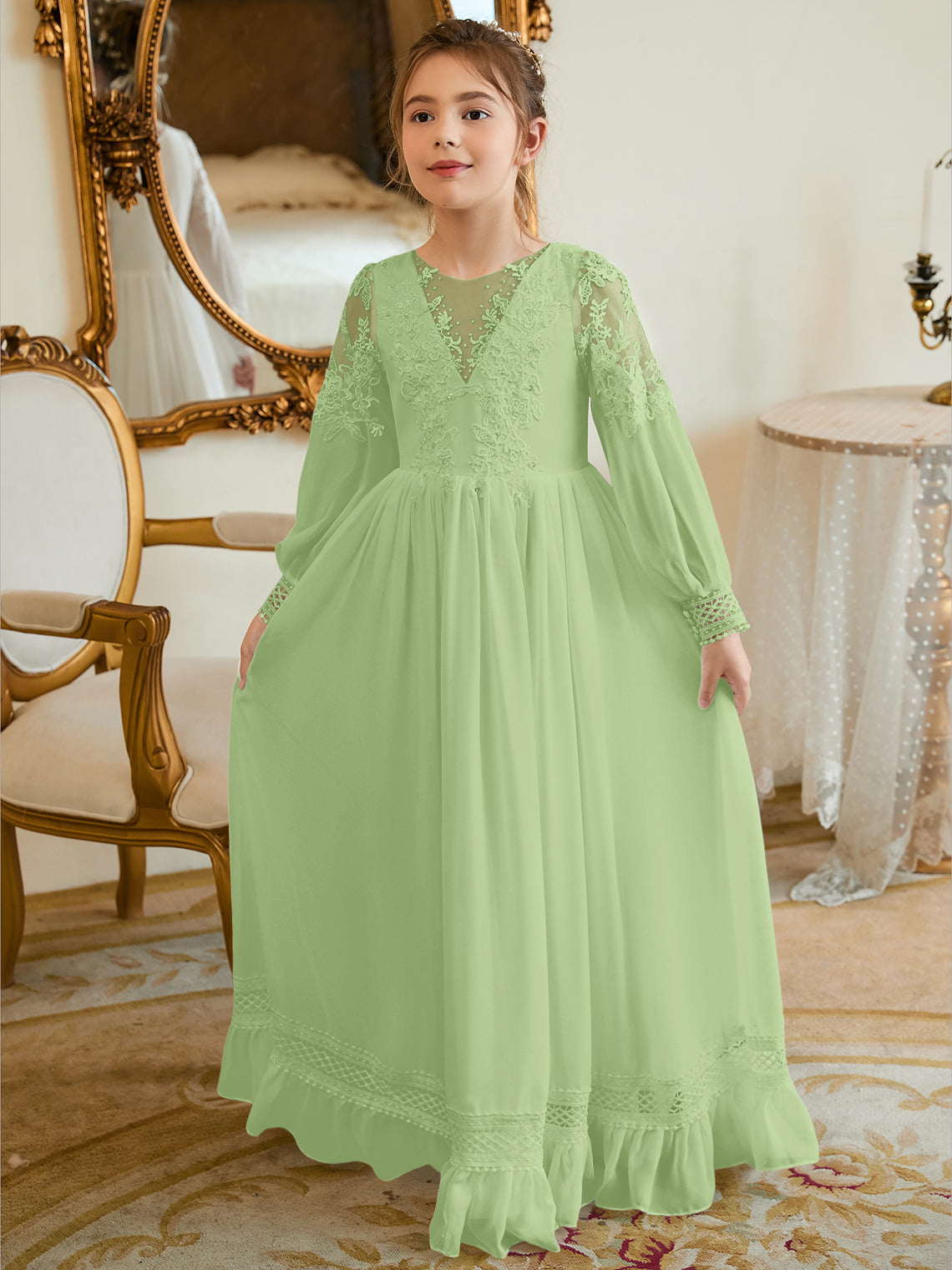 Vestido de Primera Comunión color marfil, corte en A, de gasa hasta el suelo 