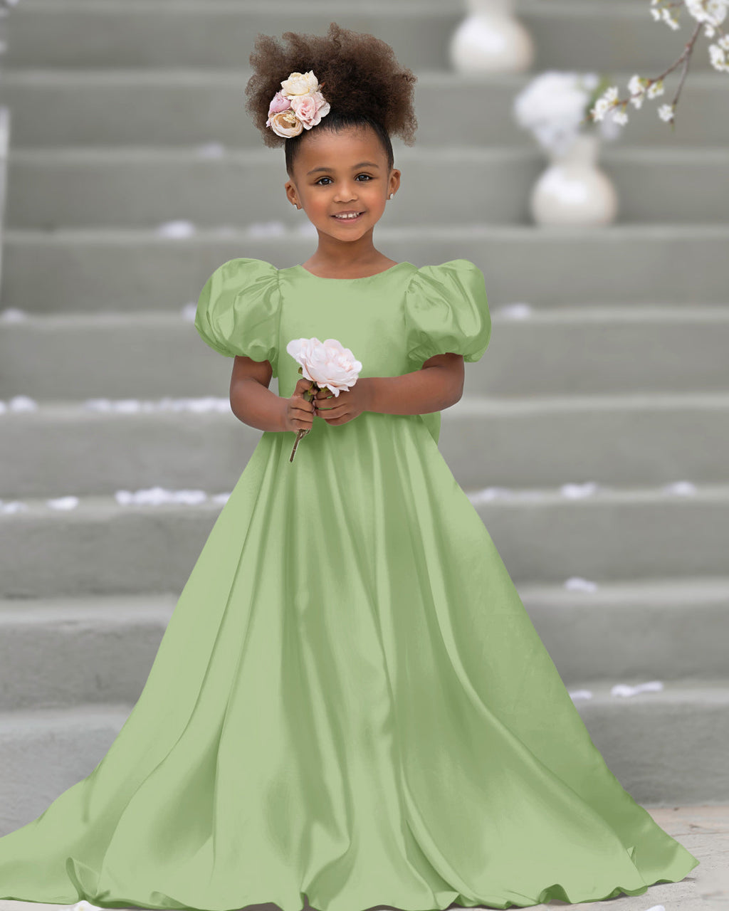 Vestido de niña de las flores con mangas abullonadas, lazo, botones en la espalda y cola de barrido 