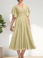Vestido de corte A, escote en V, largo té, de gasa, para la madre de la novia, con plisados ​​y cuentas.
