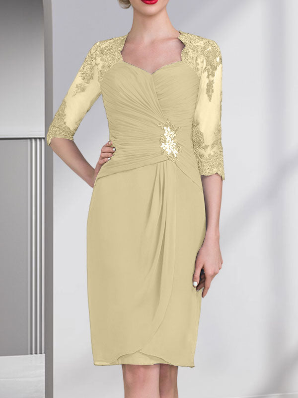 Vestido de corte recto/columna, escote corazón, largo hasta la rodilla, de gasa, con apliques de cuentas, encaje, lentejuelas y pliegues para la madre de la novia.