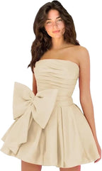 Robes de soirée courtes et chics pour le bal de promo, coupe trapèze, sans manches, bustier, froncées, lacées et ornées d'un nœud.