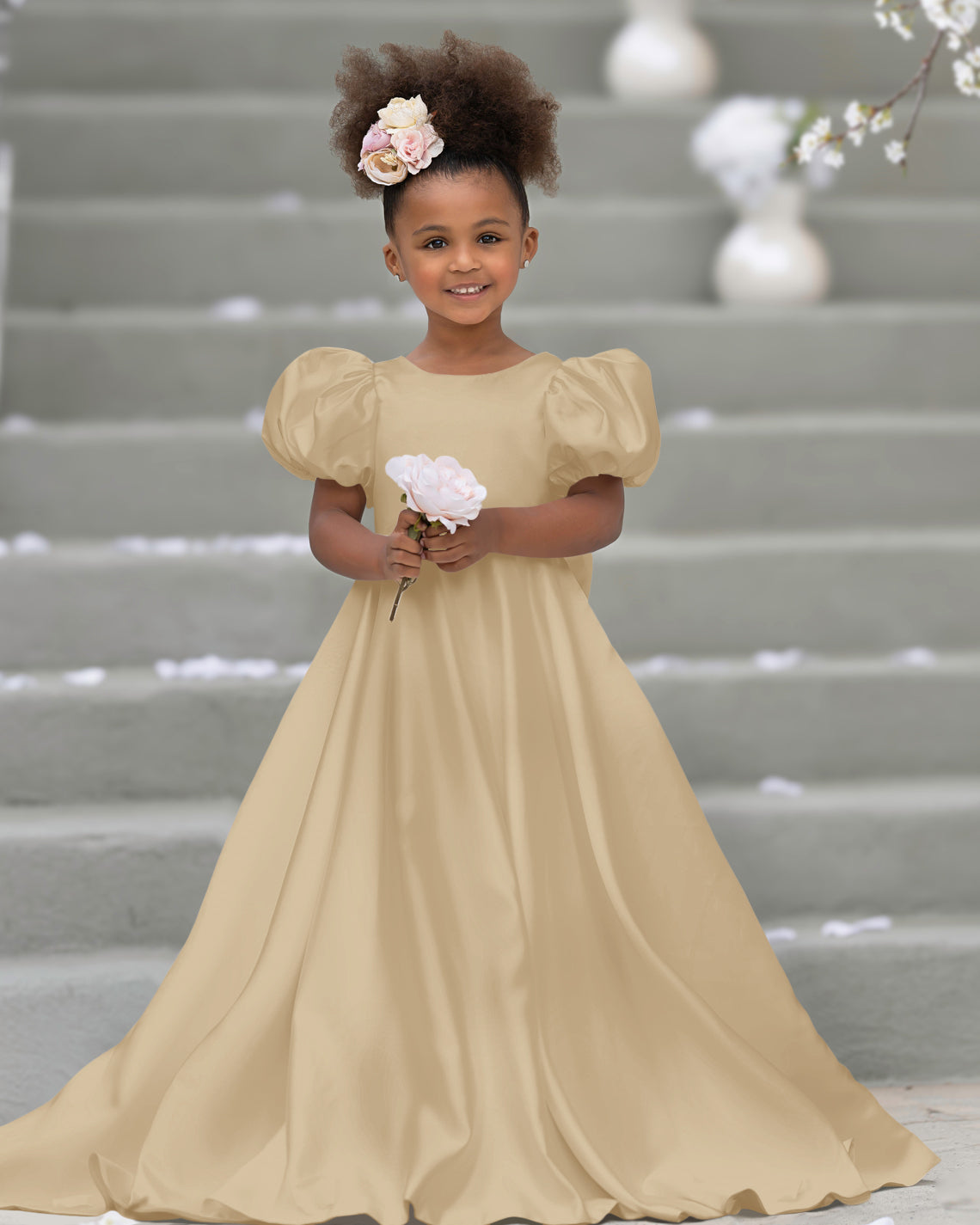 Vestido de niña de las flores con mangas abullonadas, lazo, botones en la espalda y cola de barrido 
