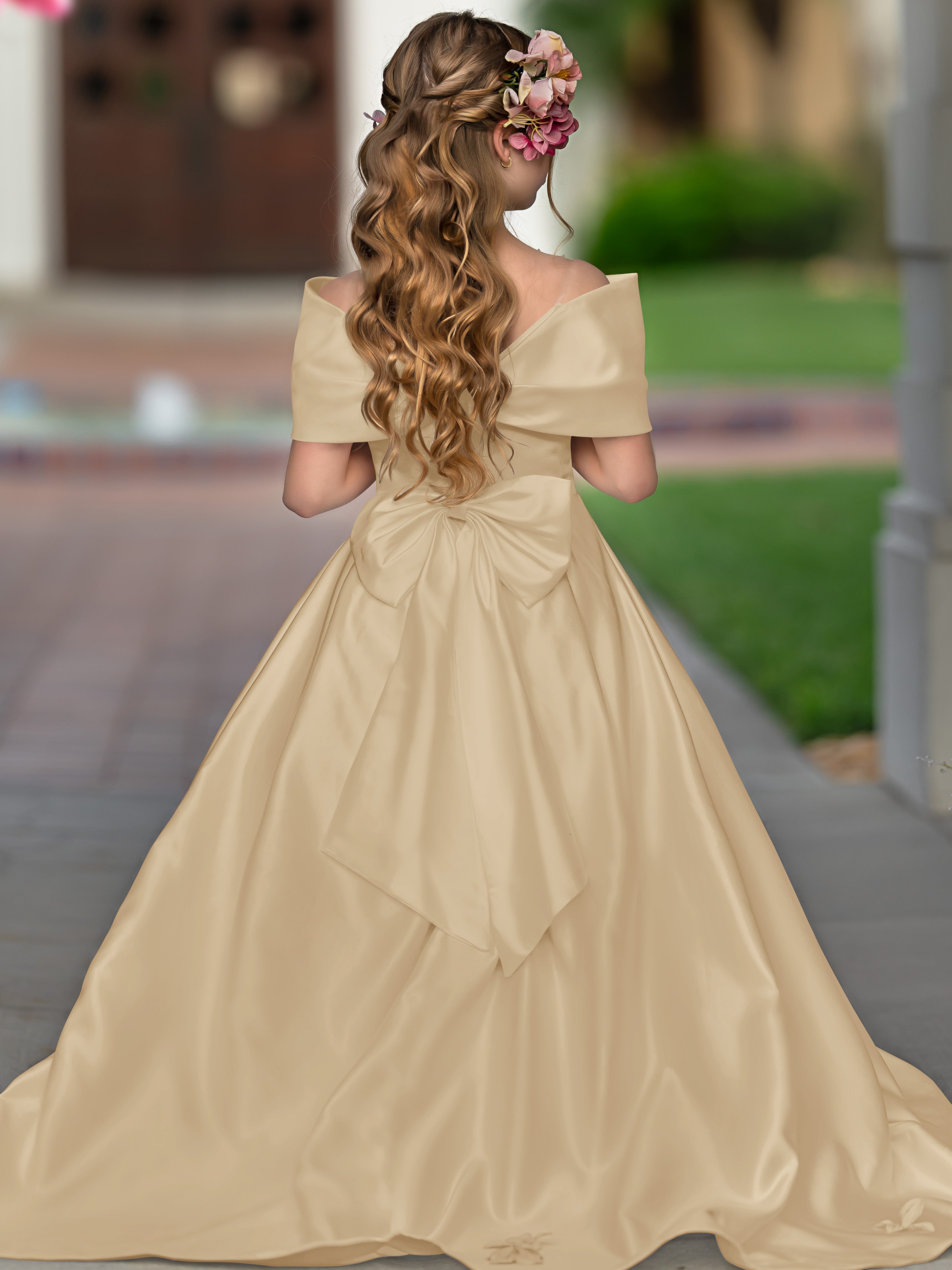 Robe de bal princesse élégante en satin ivoire avec traîne et nœud pour demoiselles d'honneur 