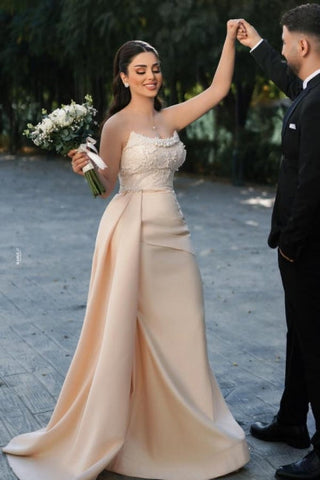 Encantador vestido de novia largo de sirena sin tirantes con lentejuelas y perlas