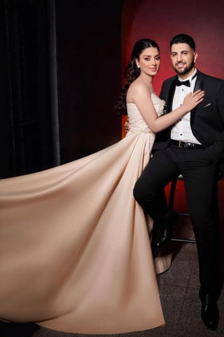 Encantador vestido de novia largo de sirena sin tirantes con lentejuelas y perlas