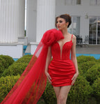 Charmante robe de bal courte en satin rouge à col en V et sans manches
