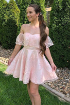 Robe de bal courte en dentelle à épaules dénudées et coupe trapèze, charmante robe de soirée courte