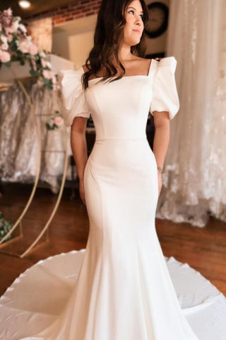 Robe de mariée sirène longue chic en satin, dos nu, col carré et manches courtes