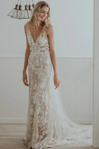 Robe de mariée champêtre chic, fourreau, col en V, dentelle florale, modèle WD658