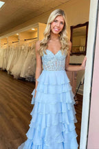 Vestidos de graduación de corte A con escote corazón, apliques de encaje y volantes