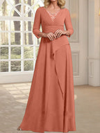 Vestido de gasa de corte A, escote en V, largo hasta el suelo, para la madre de la novia, con plisados ​​y cuentas.