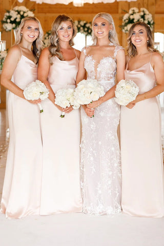 Vestido de dama de honor color champán con tirantes finos y cuello drapeado BD123