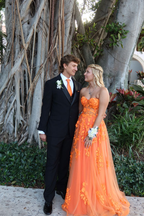 Vestido de graduación con apliques de encaje naranja, escote corazón ilusión, sin tirantes, tul, corte en A, cola de barrido, ideal para fiestas y graduaciones (Y4167)