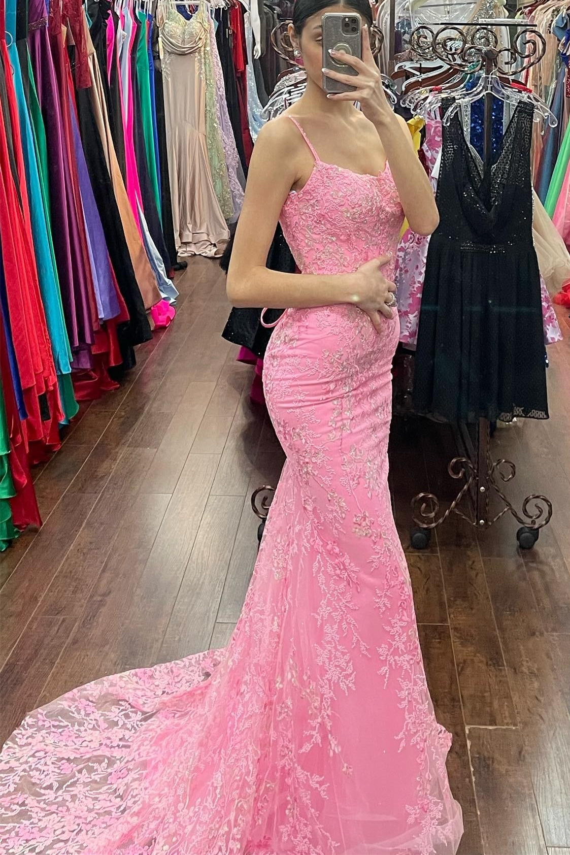 Robe de bal longue sirène rose sirène à applications de dentelle