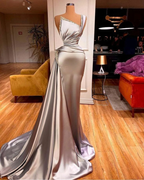 Robe de soirée sirène sexy à une épaule fendue avec traîne balayée Y6631