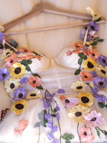 Robes de bal mi-longues en tulle fleuri