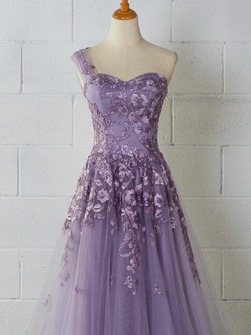 Robe de bal longue asymétrique en tulle à décolleté cœur