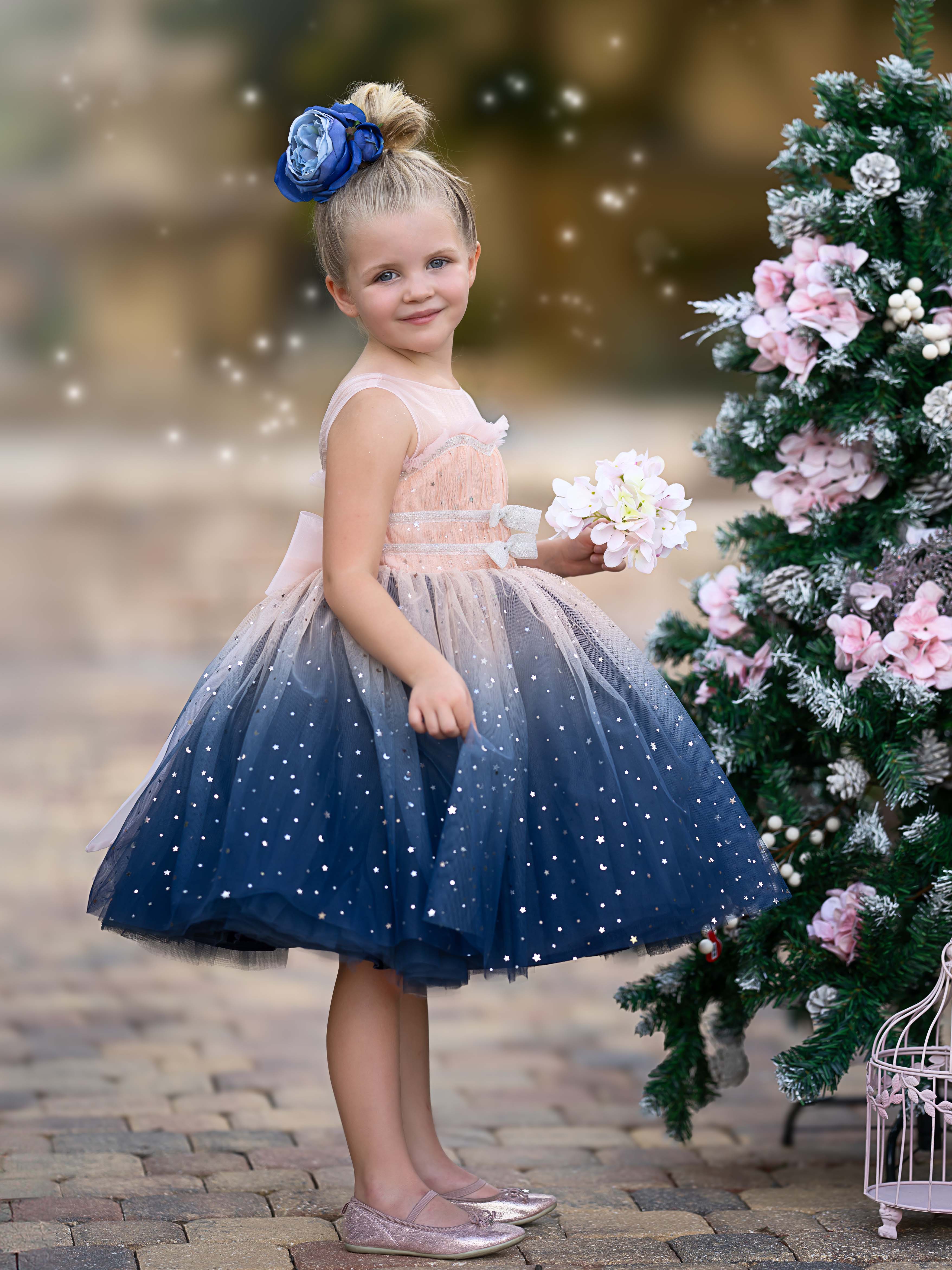 Impresionante vestido de niña azul degradado de tul hasta la rodilla 