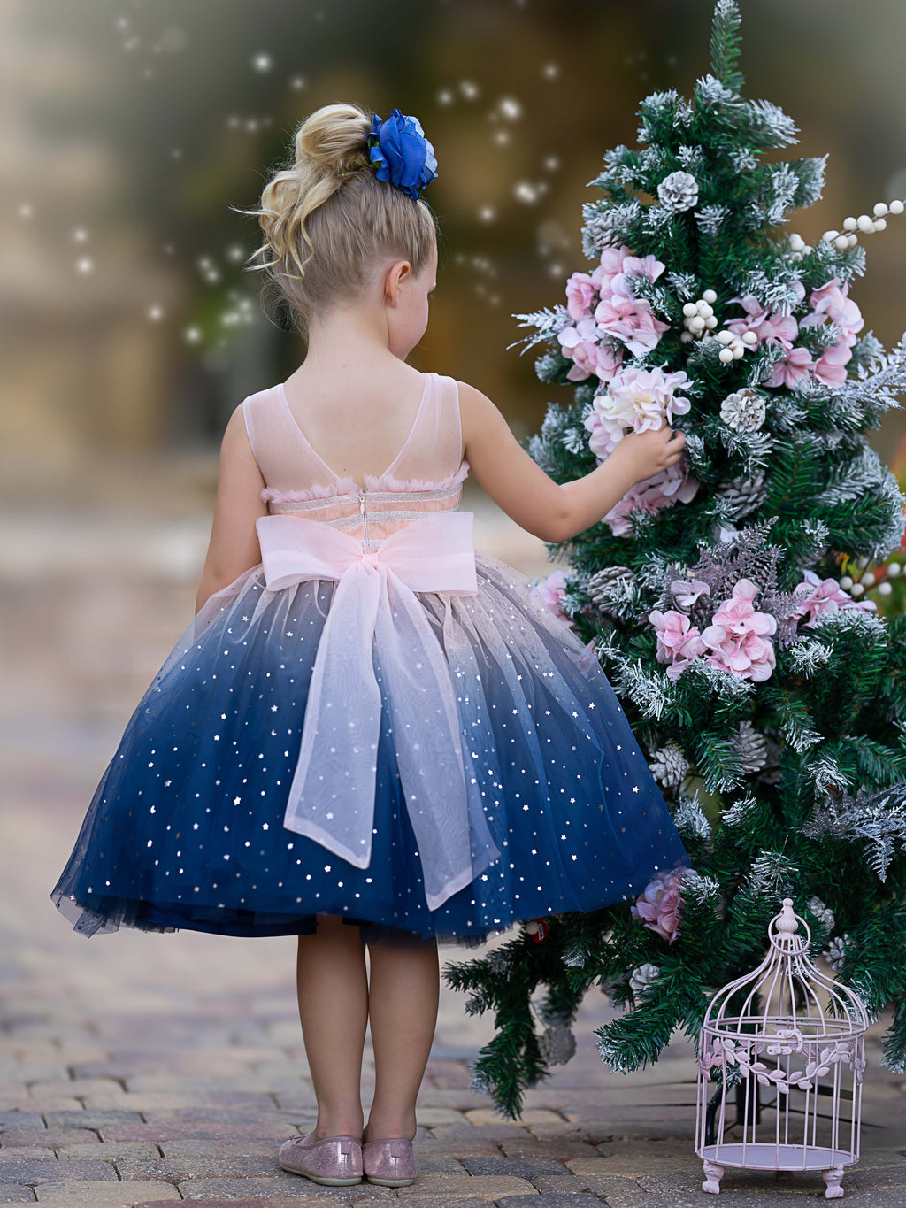 Impresionante vestido de niña azul degradado de tul hasta la rodilla 