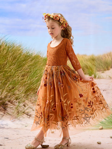 Vestido de niña de las flores color naranja quemado, con encaje, tul y bordados hasta el tobillo 