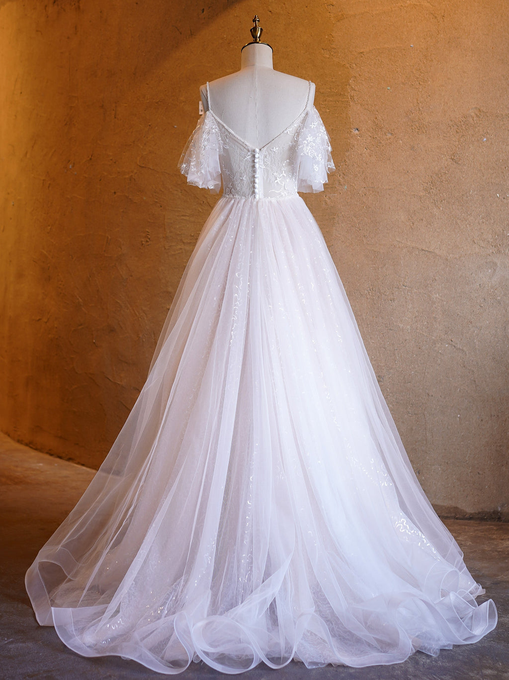 Vestidos de fiesta largos hasta el suelo, corte en A, escote en V, tul con encaje y perlas
