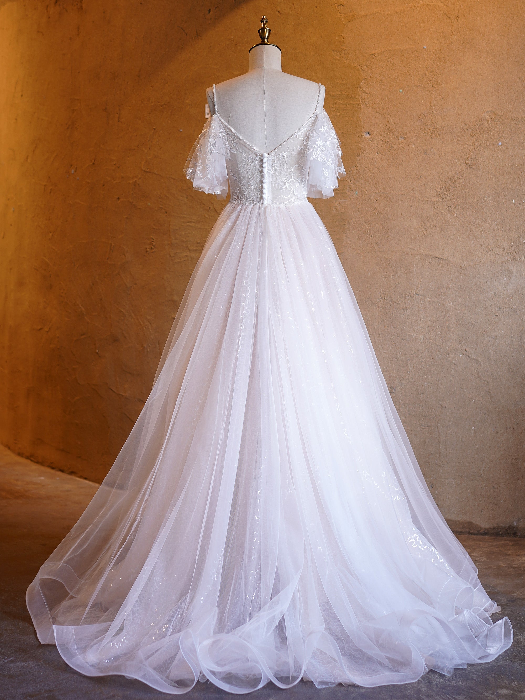Vestidos de fiesta largos hasta el suelo, corte en A, escote en V, tul con encaje y perlas