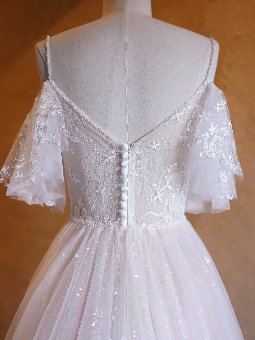 Vestidos de fiesta largos hasta el suelo, corte en A, escote en V, tul con encaje y perlas