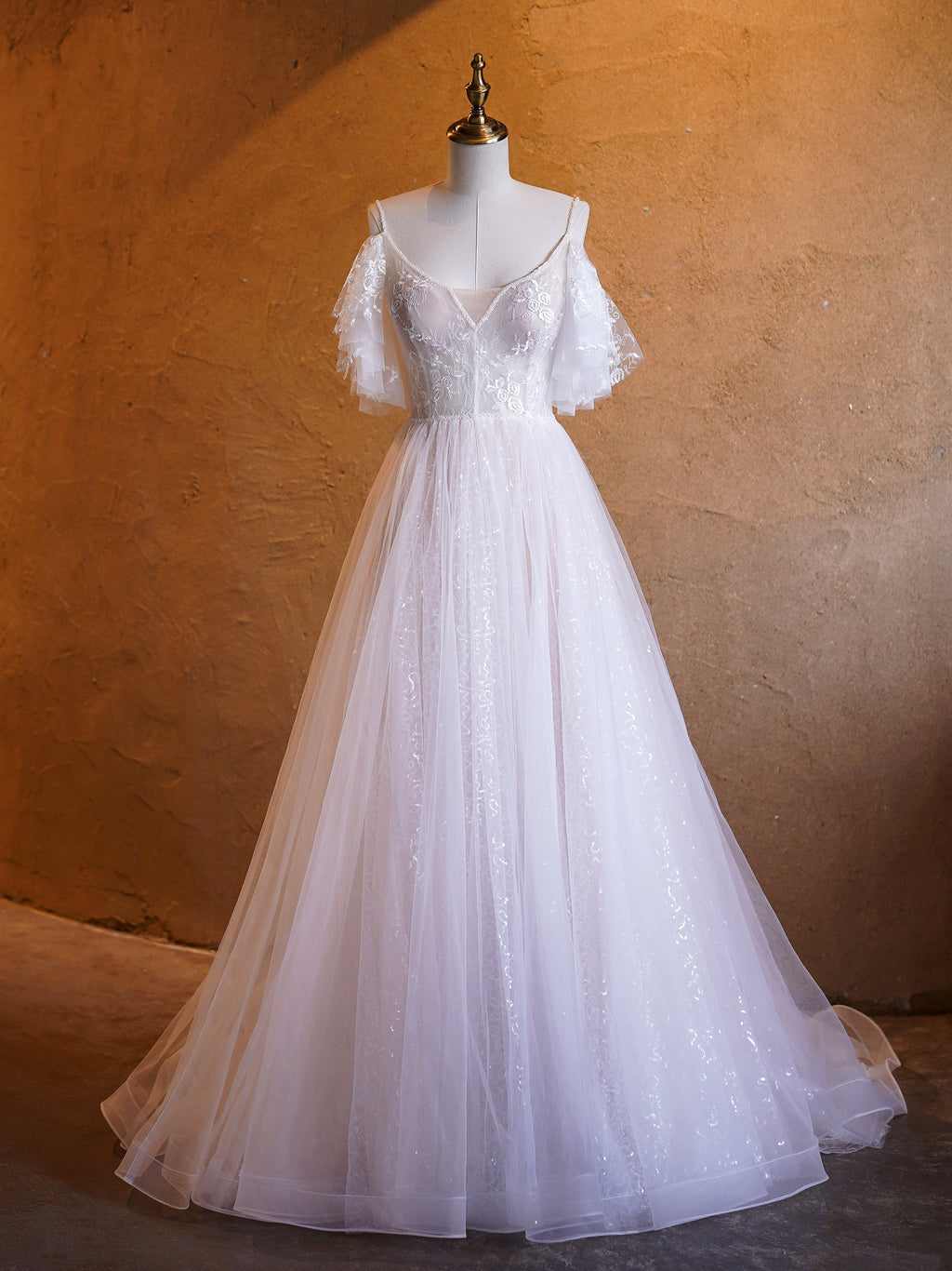 Vestidos de fiesta largos hasta el suelo, corte en A, escote en V, tul con encaje y perlas
