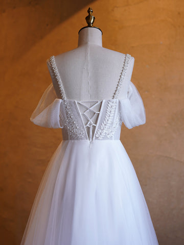 Vestidos de fiesta largos hasta el suelo con escote en V y adornos de perlas