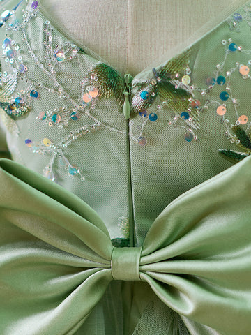 Vestido de bebé niña color verde salvia de manga larga hasta la rodilla 