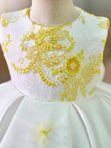 Vestido de bebé niña hasta la rodilla de satén y encaje 