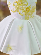Vestido de bebé niña hasta la rodilla de satén y encaje 