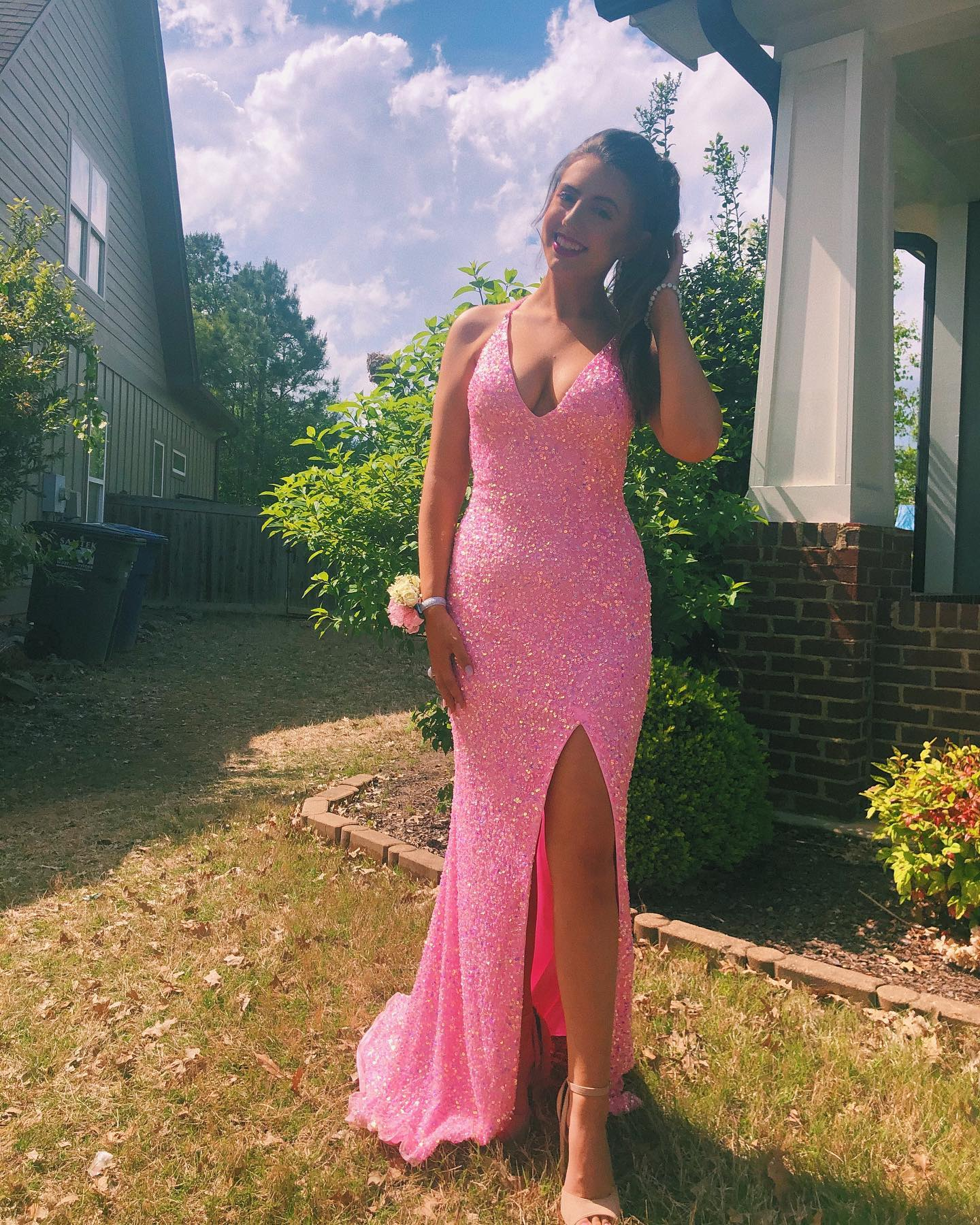 Vestido de fiesta rosa con lentejuelas, escote halter, sexy, de noche, con abertura lateral Y268