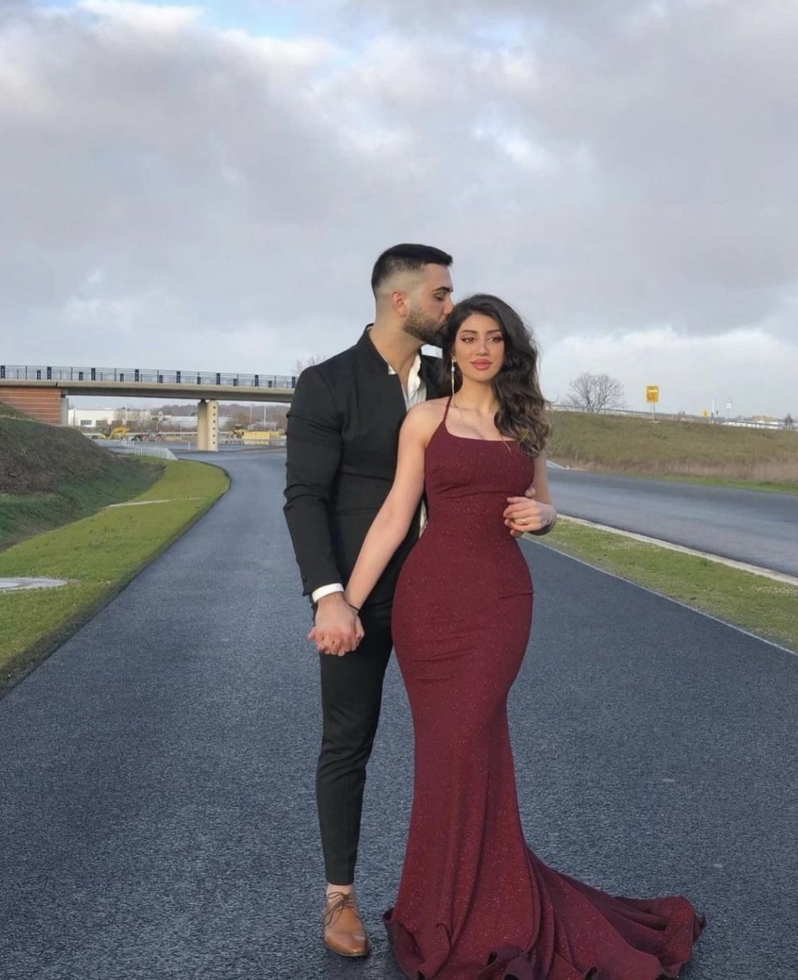 Robe de soirée sirène bordeaux à paillettes avec traîne Y5037