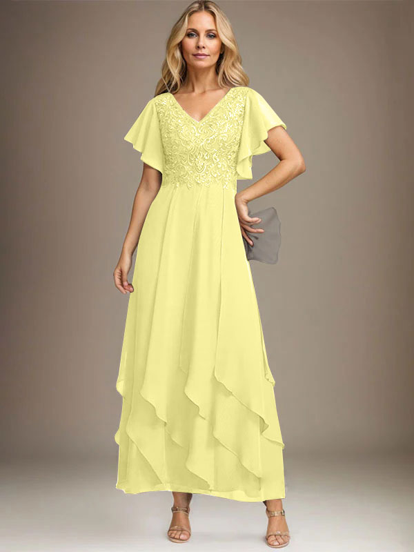 Vestido de novia de corte línea A, escote en V, largo hasta el tobillo, de gasa de encaje con volantes en cascada. 