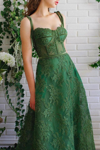 Robe de bal vert foncé coupe trapèze en tulle et dentelle à fines bretelles, robe de soirée