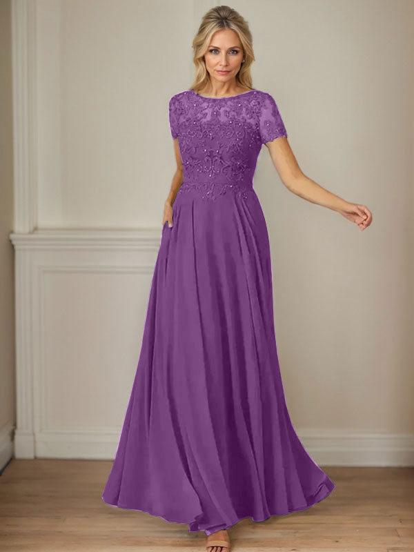Robe en mousseline de soie bleu marine foncé, coupe trapèze, col bateau et sequins 