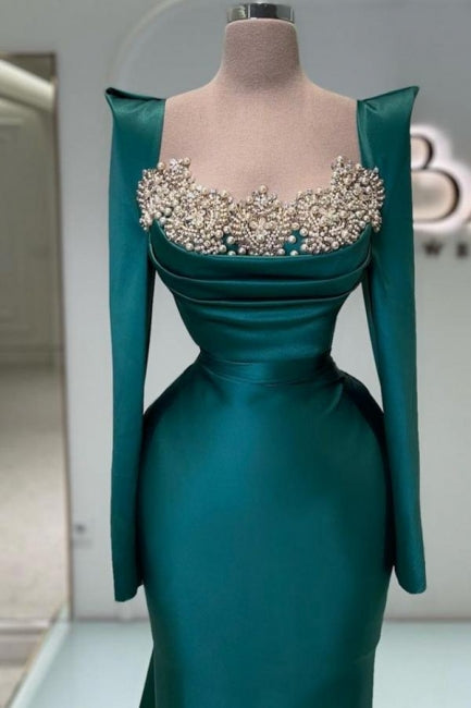 Robe de bal sirène longue vert foncé à perles et manches longues