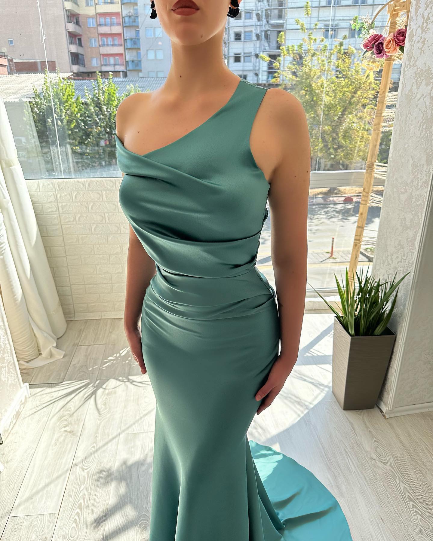 Robe de bal sirène longue verte sans manches en satin de créateur
