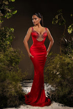 Vestido de fiesta rojo de sirena, de satén, sin mangas, con hombros descubiertos y pedrería, estilo sirena.