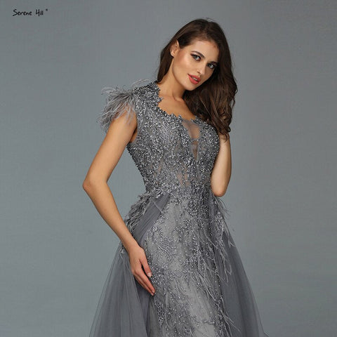 Dubai Grey Sleeveless Tulle Evening Dresses Design 2025 Crystal Feathers Luxury Formal Dress LA70020