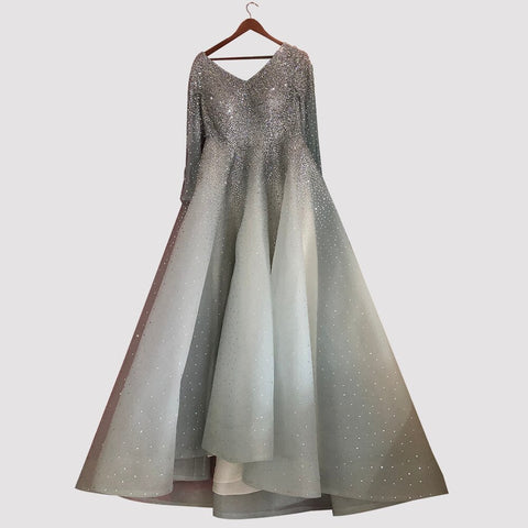 Vestidos de noche de lujo, sexis, de color rojo vino tinto, con escote en V, manga larga y cristales, diseño LA70272 (2025). 