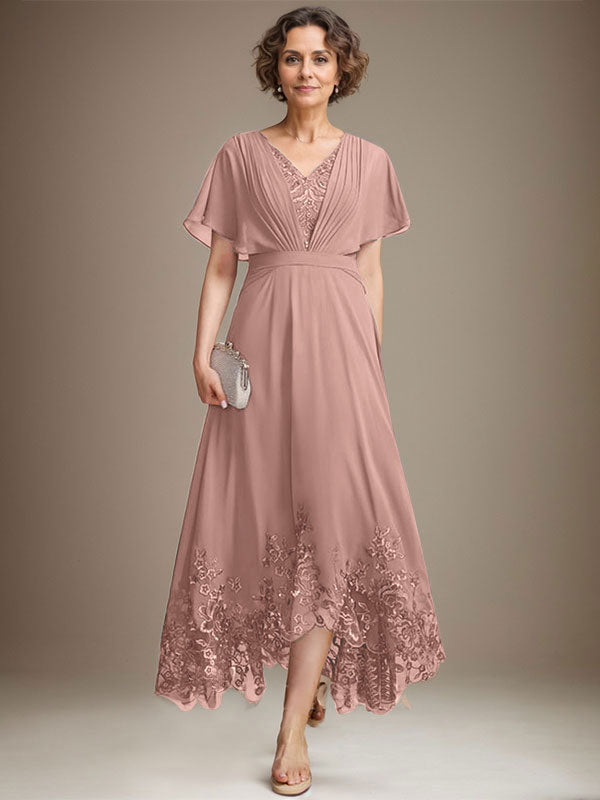 Robe de mère de la mariée asymétrique en mousseline de dentelle, coupe trapèze, col en V et plis