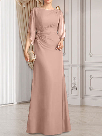 Robe fourreau/colonne longue en mousseline pour la mère de la mariée, ornée de perles plissées.