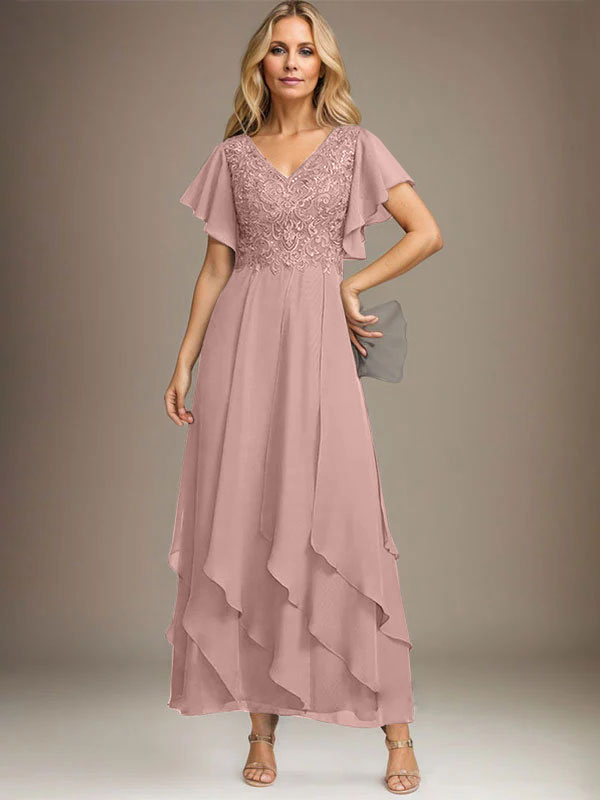Vestido de novia de corte línea A, escote en V, largo hasta el tobillo, de gasa de encaje con volantes en cascada. 