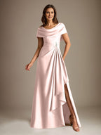 Robe de mariée trapèze en satin stretch, longue jusqu'au sol, avec décolleté rond et volants cascade, idéale pour la mère de la mariée. 