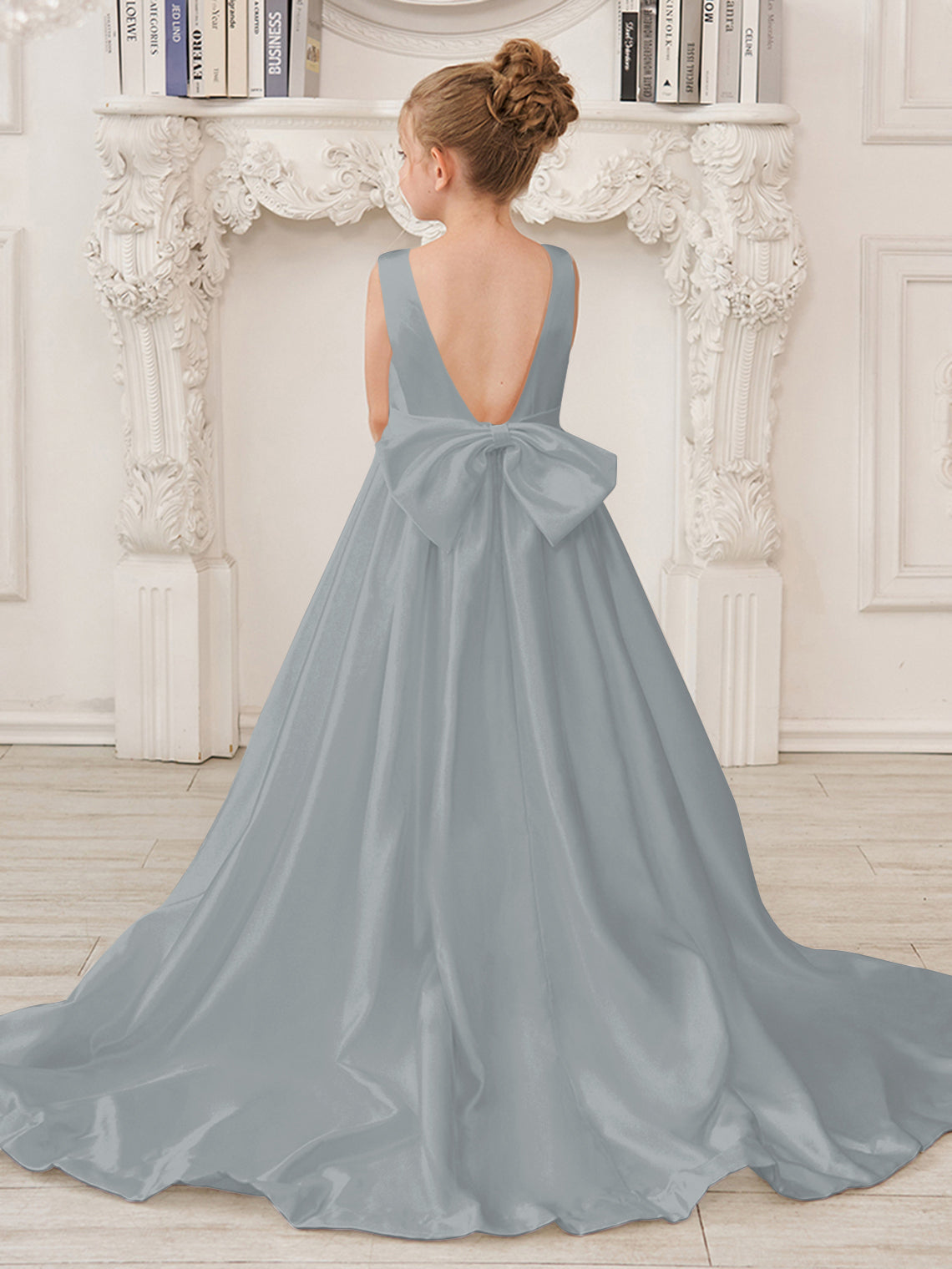 Vestido de niña de las flores de satén sin mangas, corte princesa, con cola y lazo. 