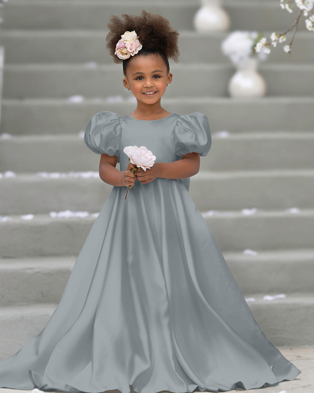 Vestido de niña de las flores con mangas abullonadas, lazo, botones en la espalda y cola de barrido 