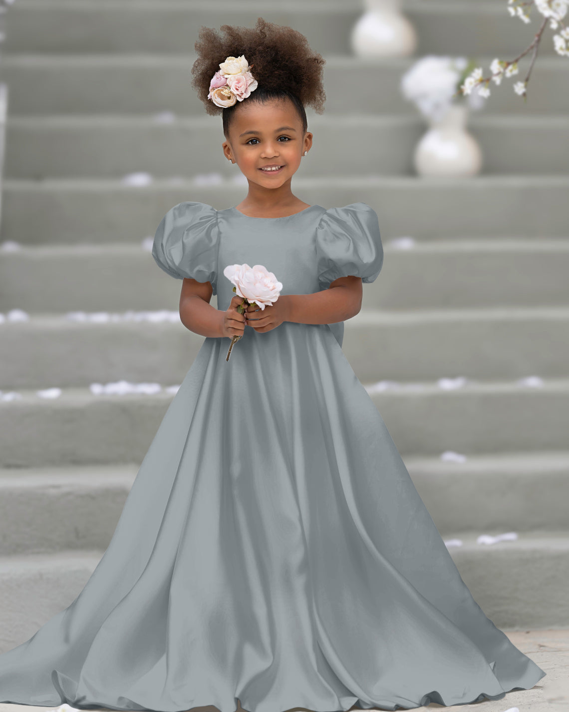 Vestido de niña de las flores con mangas abullonadas, lazo, botones en la espalda y cola de barrido 