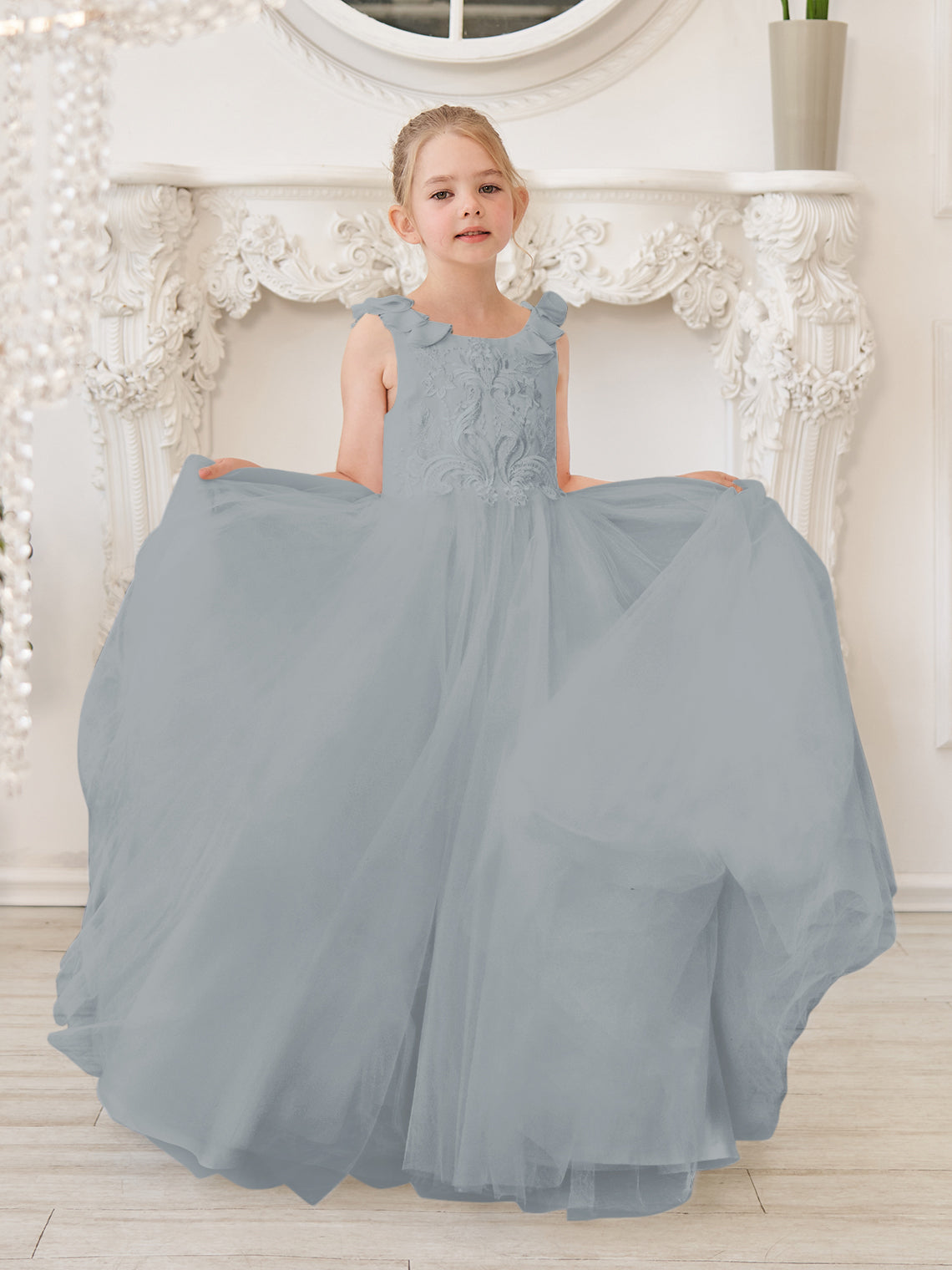 Elegante vestido blanco de tul para niña de las flores con cola corta 